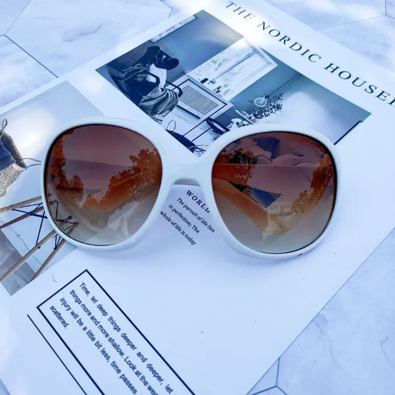 New Large Frame Circular Shape - Designer Sunglasses 评论和价格